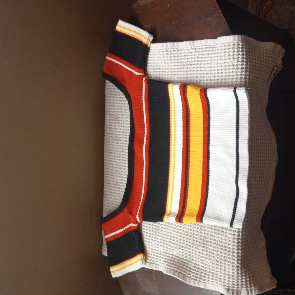 Crop top. Summer top.  Windsor fashion. Bold colors. Small